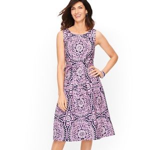 TALBOTS POPLIN FIT & FLARE DRESS IN MEDALLION - SMALL / 4